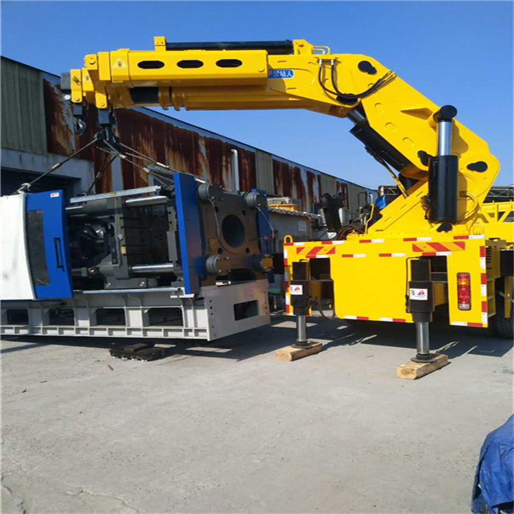 青岛黄岛 大吨位折臂吊出租费用解析：一小时租赁多少钱