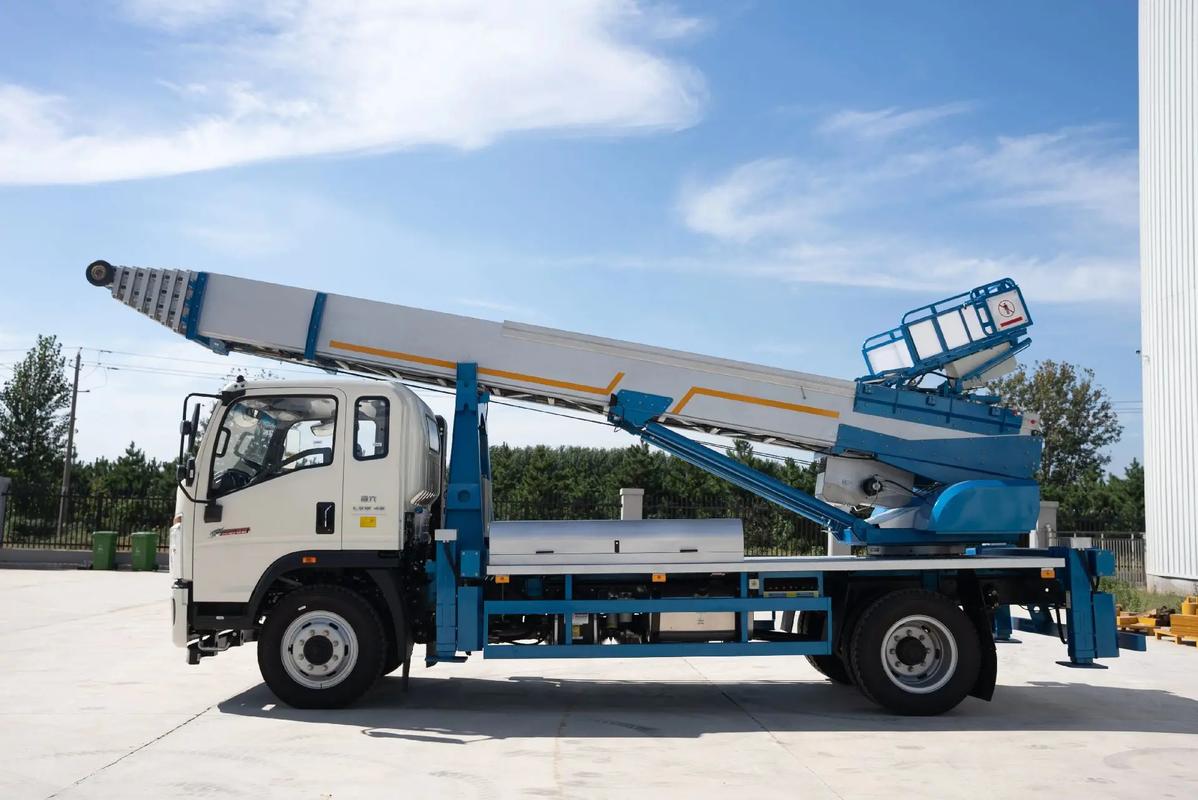 青岛黄岛云梯上料车租赁费用