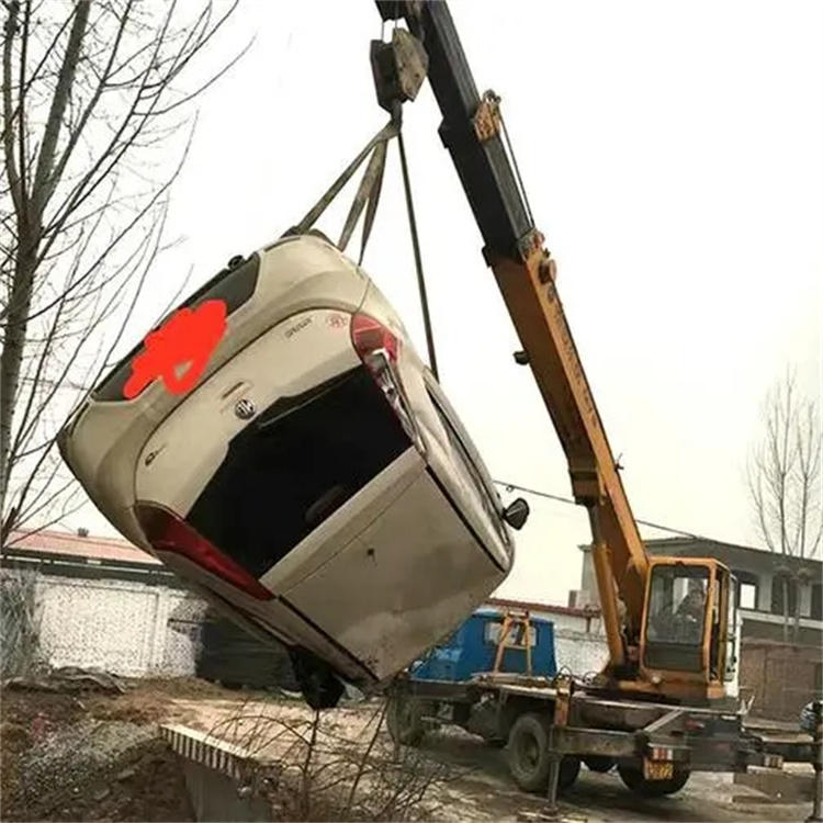 青岛黄岛随时待命，吊车24小时道路救援服务全解析