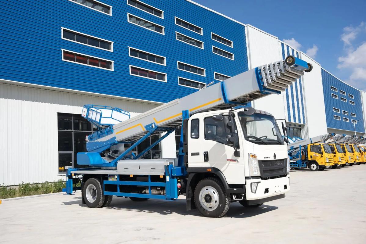 青岛黄岛出租云梯车高空作业车 建筑垃圾搬运